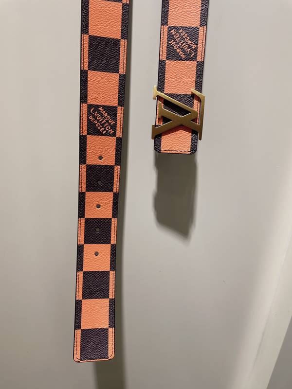 Louis Vuitton 40MM Belt LVB00333